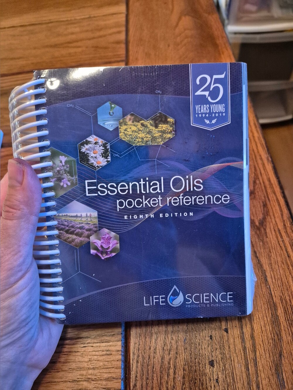 Life Science Essential Oils Pocket Reference